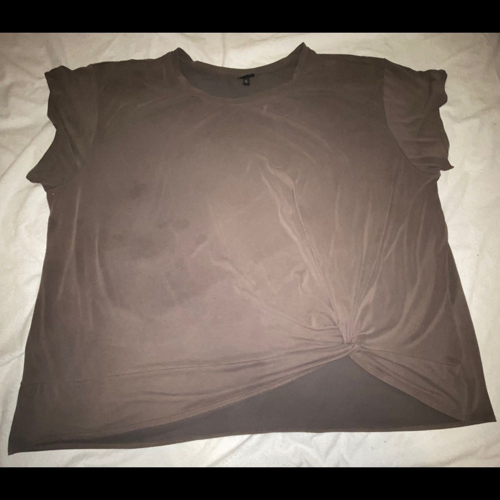 Size 6 knot top: Torrid